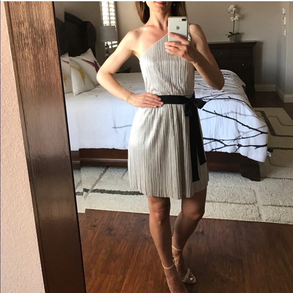One shoulder dress